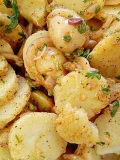 A picture of Potato Onions Salad.