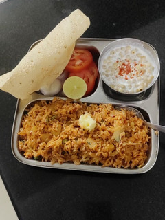 તવા પુલાવ (Tawa pulav recipe in Gujarati) રેસીપી મુખ્ય ફોટો