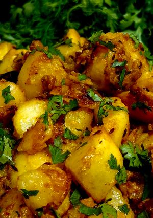 आलू की चटपटी सब्ज़ी रेसिपी मुख्य फोटो