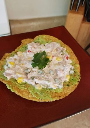 Una foto de TOSTADAS de tuna🥑