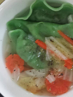 A picture of Vegetarian wonton soup.
