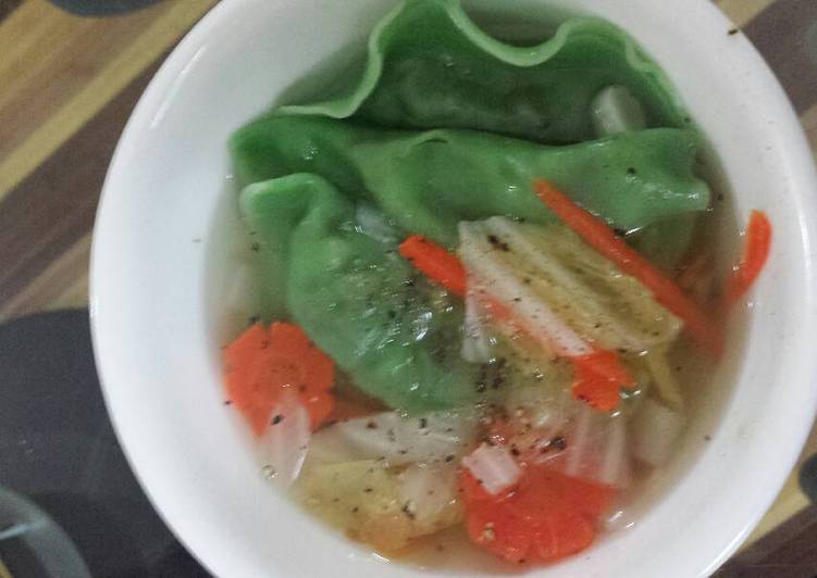 Recipe of Speedy Vegetarian wonton soup