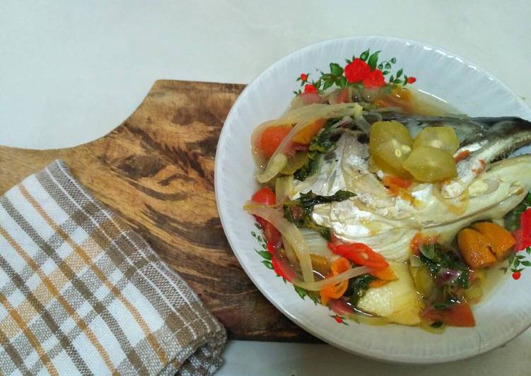 Resep Soup Kepala Ikan Salmon Lezat