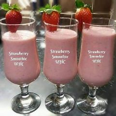 A picture of 🍓🥤🍌Strawberry Smoothie🍌🥤🍓.