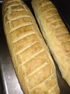 Una foto de Pan casero relleno de queso