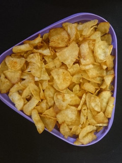 மொறு மொறு குச்சி கிழங்கு சிப்ஸ் 😋 (Kuchi kilanku chips recipe in tamil) செய்முறை முக்கிய புகைப்படம்