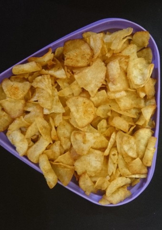 மொறு மொறு குச்சி கிழங்கு சிப்ஸ் 😋 (Kuchi kilanku chips recipe in tamil) செய்முறை முக்கிய புகைப்படம்