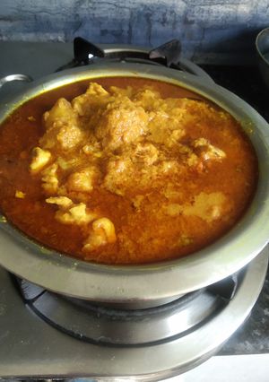 A picture of Chicken curry.