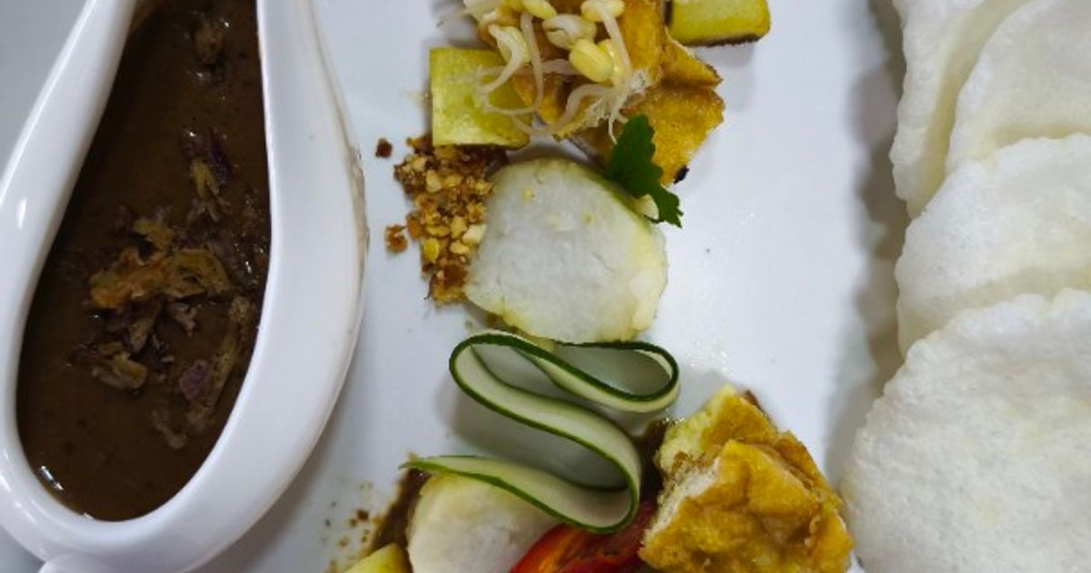 Tahu telur + Lontong
