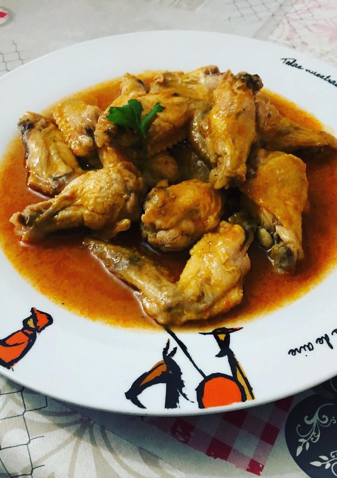 Una foto de Alitas de pollo en salsa a mi manera