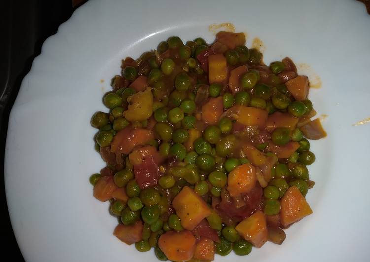 Recipe of Any-night-of-the-week Green peas with carrots# mums recipe