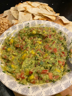 Una foto de Guacamole con mango