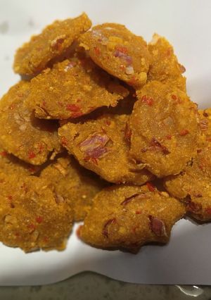 A picture of White cassava flakes cake.