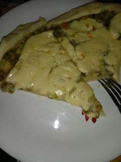 Una foto de Tarta de choclo y arvejas con masa casera