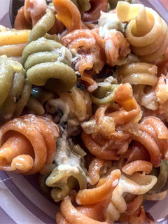 Una foto de Trottole tricolor con gambas 🦐