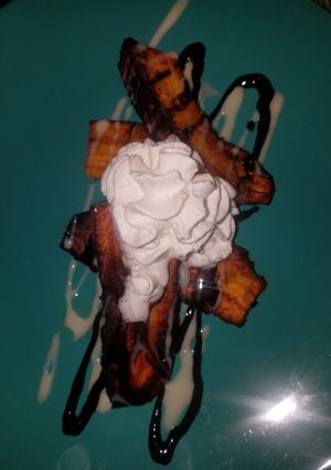 A picture of Platanos machos (fried plantain banana).