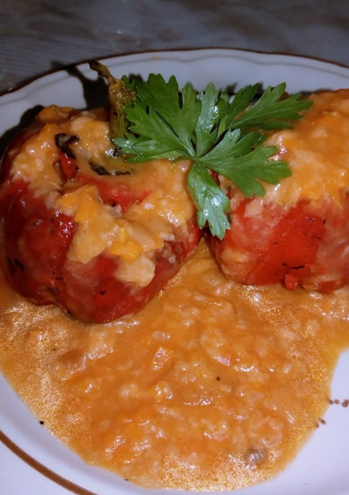 Una foto de Chiles rellenos a la biblia