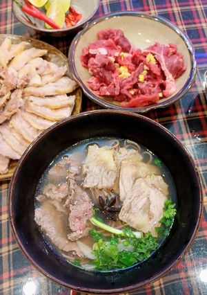Hình của món Phở bò tái chín.