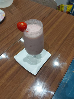 A picture of Strawberry smoothie.