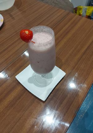 A picture of Strawberry smoothie.