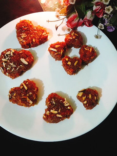 गाजर बर्फी (Gajar barfi recipe in Hindi) रेसिपी मुख्य फोटो