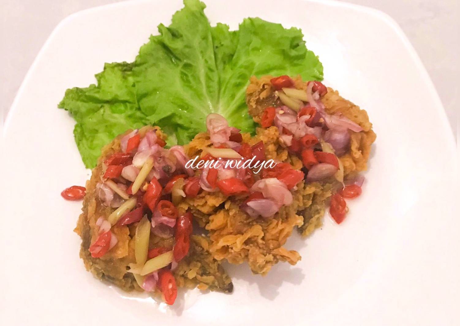 Resep Ayam Geprek Sambal Matah oleh deni widya - Cookpad