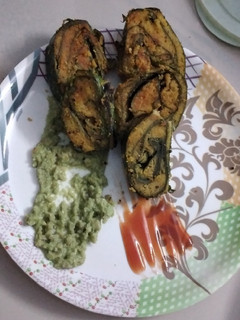 પાત્રા (Patra Recipe In Gujarati) રેસીપી મુખ્ય ફોટો