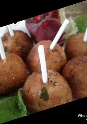 A picture of Whosayna’s Chicken Cheese Lollipop.