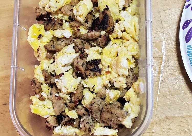 Chicken bruschetta scramble