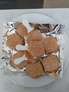 Una foto de Paléticas de leche y Galleta