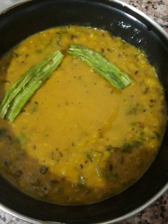 मूंग धुली और मूंग छिलका दाल मिक्स (Moong dhuli or moong chilka dal mix recipe in hindi) रेसिपी मुख्य फोटो
