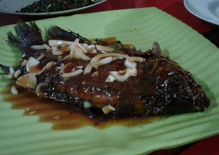 Gurami bakar saus asam manis