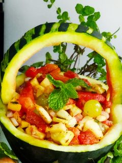 फ्रूट मिंट सलाद चाट (fruit mint salad chaat recipe in hindi) रेसिपी मुख्य फोटो