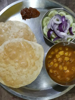 छोले भटूरे (Chole Bhature recipe in hindi) रेसिपी मुख्य फोटो
