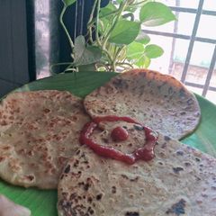 A picture of Multigrain aata Instant Aloo paratha.