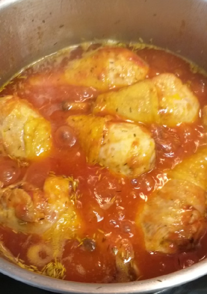 Una foto de Muslitos de pollo guisados