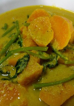 Foto resep Lodeh daun ubi rambat berikut ubinya