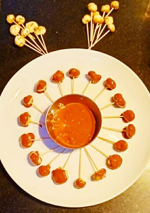 मखाना चॉकलेट लॉलीपॉप(Makhana chocolate lollipop recipe in Hindi) रेसिपी मुख्य फोटो