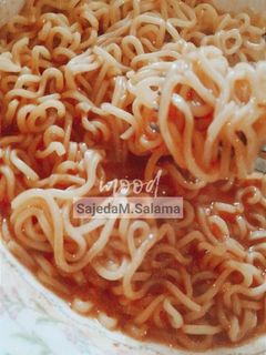 صورة لوصفة اندومي حامض وحار