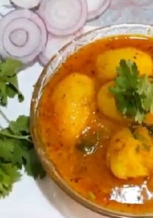 शाही दम आलू (shahi dum aloo recipe in hindi) रेसिपी मुख्य फोटो