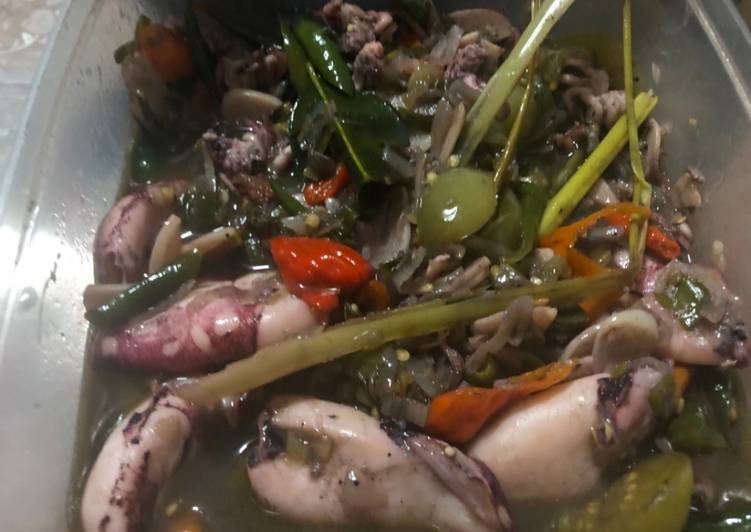 Bumbu memasak Cumi item pedas yang sempurna