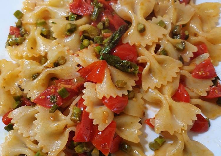 Farfalle asparagi e pomodorini