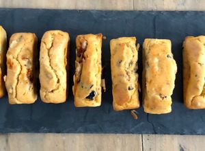 Une photo de Cake aux olives, fromage de chèvre et tomates confites