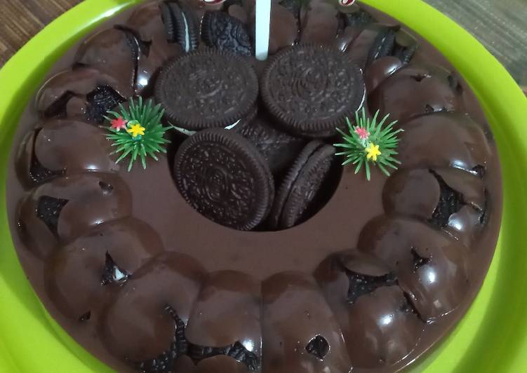 Puding coklat topping oreo