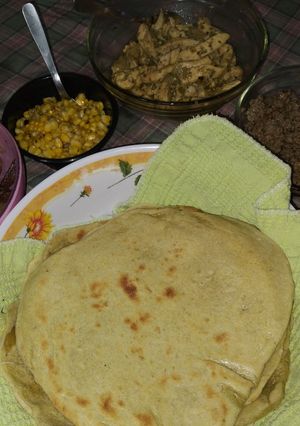 Una foto de Fajitas de Hígado, Choclo, Pollo y carne picada