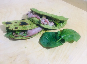 Foto di Piadine integrali agli spinaci