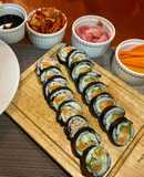 Sushi cá hồi và cá ngừ