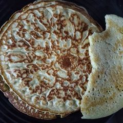 A picture of Fluffy pancakes 😋😋.