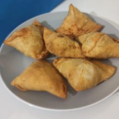 A picture of Alu Samosa.