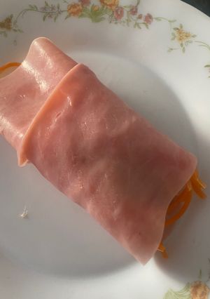 Foto principal de Rollo de jamón cocido y hummus